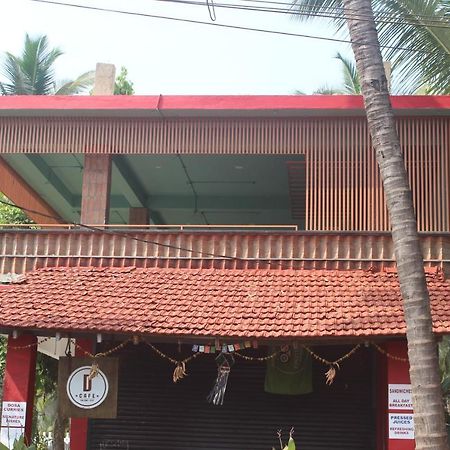 Seaprincess Guesthouse Anjuna Bagian luar foto