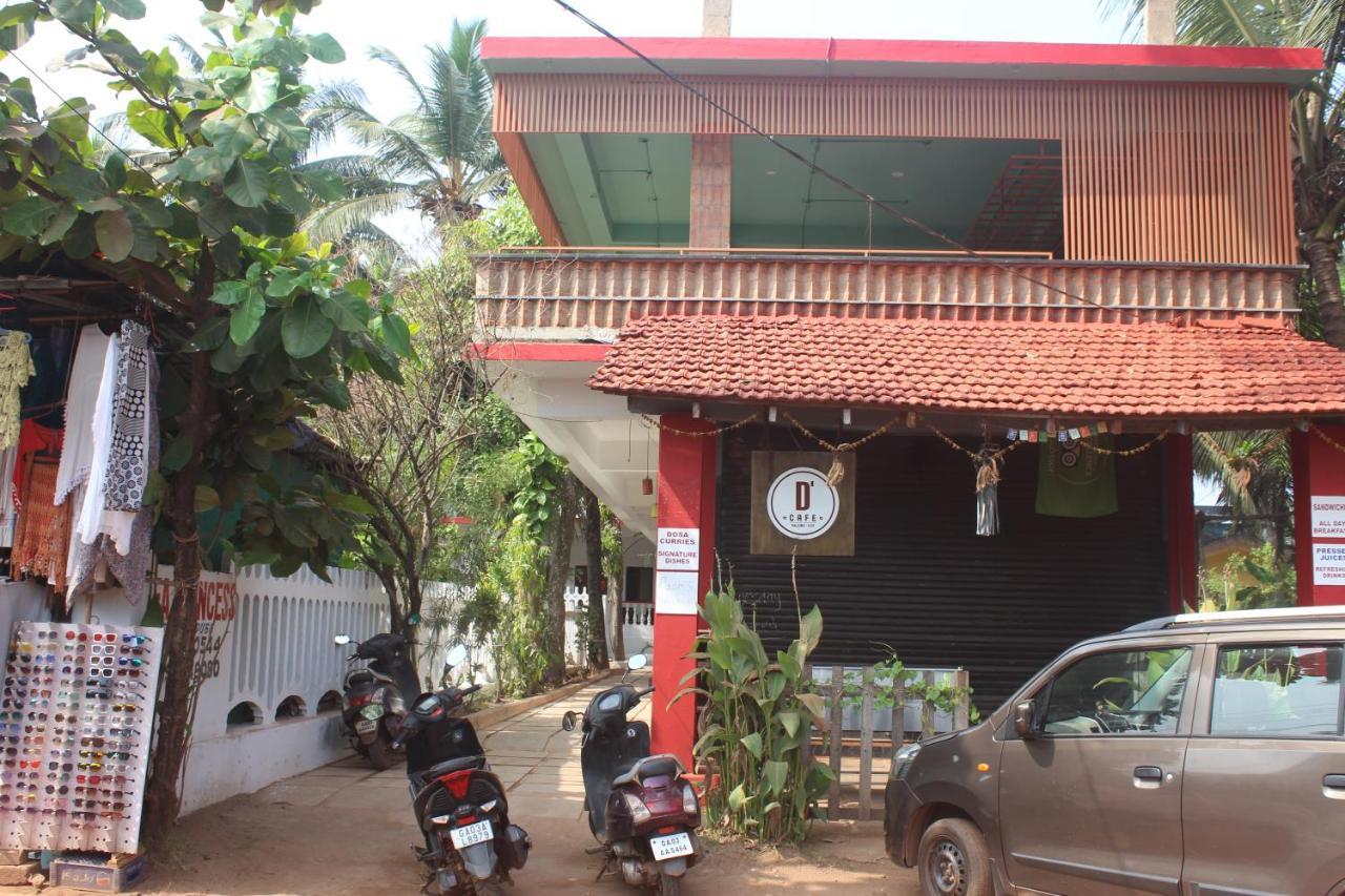 Seaprincess Guesthouse Anjuna Bagian luar foto