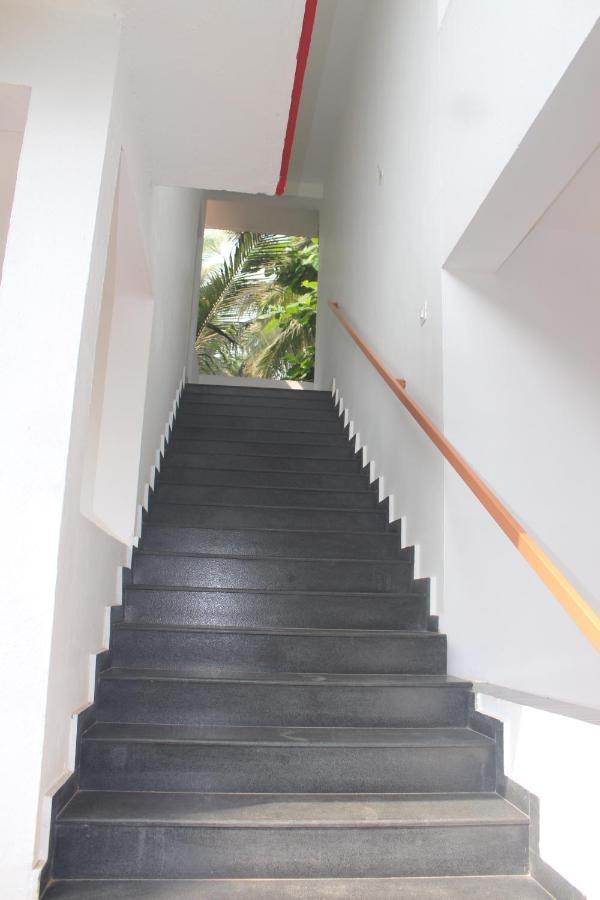 Seaprincess Guesthouse Anjuna Bagian luar foto