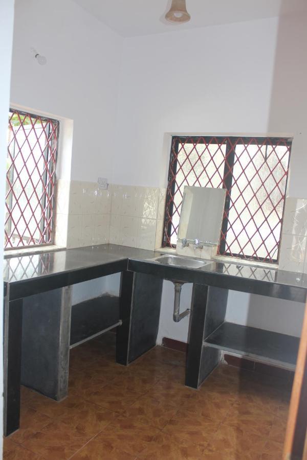 Seaprincess Guesthouse Anjuna Bagian luar foto