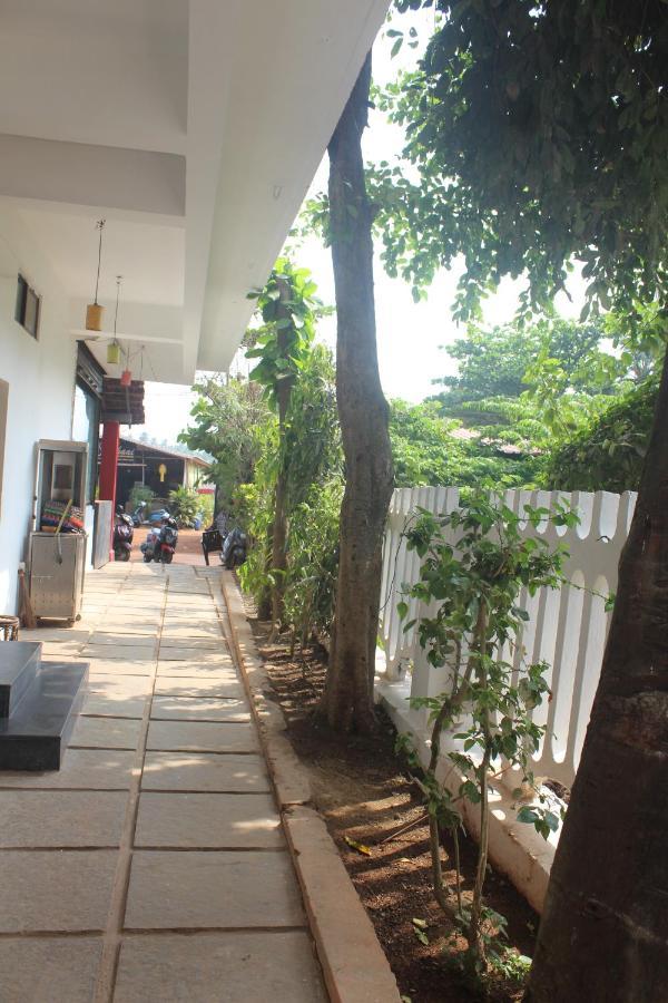 Seaprincess Guesthouse Anjuna Bagian luar foto