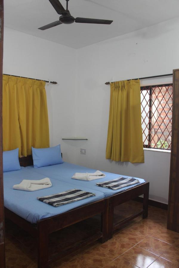 Seaprincess Guesthouse Anjuna Bagian luar foto
