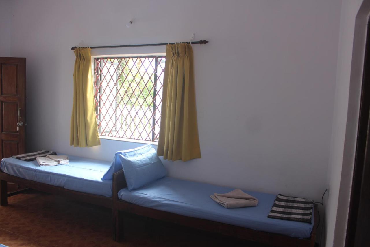 Seaprincess Guesthouse Anjuna Bagian luar foto