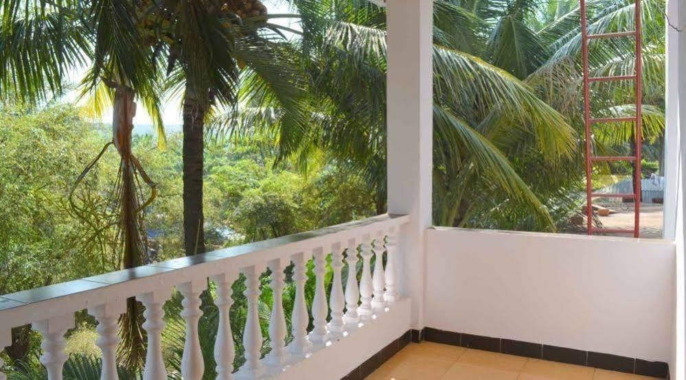 Seaprincess Guesthouse Anjuna Bagian luar foto